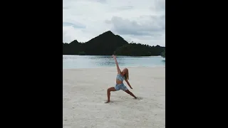 Я не знаю, как выбраться отсюда, но знаю точно, что здесь делать #yoga #rajaampat #shorts #йога