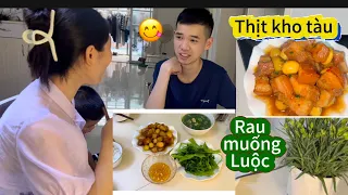 ThửThách Nấu Toàn MónViệt ChồngTrung Ăn Rành Quá,TL Phản Ứng Khi Nghe Vợ Nói “Cả Nhà Học Anh Nấu Ăn“