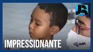 Crianças Geniais: menino baiano de 4 anos já fala inglês fluente e está aprendendo o russo