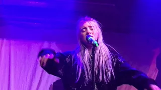 Billie Eilish - Six Feet Under - Live at the Jazz Cafe