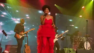 Tanya Saint-Val lors de sa tournée For Ever en Martinique