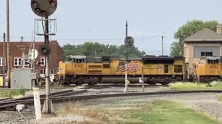 2 Trains Passing At RR Crossing, Train Horn Salutes & Railroad Diamonds In Deshler, Ohio. CSX Trains