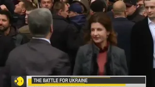 Poroshenko puts on one-man show as rival skips debate