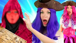 MAL is a PIRATE | DESCENDANTS (Mal, Ben, Jay, Audrey, Carlos) PHANTOM RED FACE REVEAL | BFF BESTIES