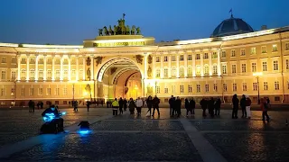Кино (Виктор Цой) – "Видели ночь", на Дворцовой площади снова выступает музыкант Николай Музалёв...