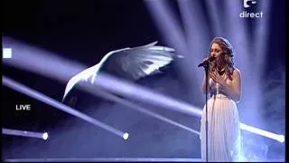 X Factor Romania - Petra Pintelei a interpretat live piesa "Sleeping sun"