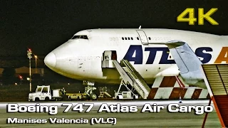 Boeing 747 Atlas Air Cargo at Valencia  (night landing)[4K]