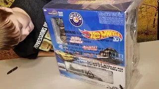 Unboxing the Lionel Hot Wheels Train - HOT WHEELS LIONCHIEF SET