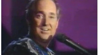 NEIL SEDAKA (Live Slow Version)  - BREAKING UP IS HARD TO DO