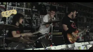 Alexisonfire Live at Looney Tunes Music and More 6/29/2004