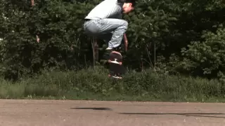 Skateology: Ollie (1000 fps slow motion)