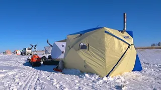 ЖИВУ ОДИН на ЛЬДУ в ПАЛАТКЕ! Рыбалка, отдых-- это МЕЧТА! Опустил КАМЕРУ , а ТАМ ПРИШЕЛ ОН!