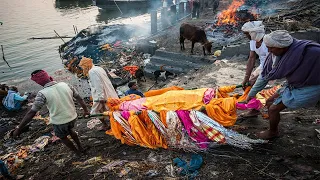 Dicen que esta CIUDAD es " perfecta para morir" | Aqui QUEMAN a los MUERTOS, Varanasi , India