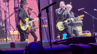Roger McGuinn joins the Wallflowers for Turn, Turn, Turn (Pete Seeger cover) at Crossroads 9/23/2023