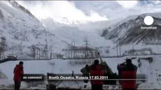 Russian soldiers create avalanche by firing artillery