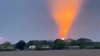 クリーブランドミシシッピで空に向かってUFOから出てくる奇妙な光線