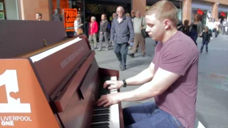 Liverpool Busker John Riley plays Yiruma - River Flows In You