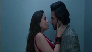 Ranveer Alia Romantic kiss