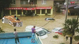 Русские туристы тонут! Сильное наводнение в Сочи, Россия