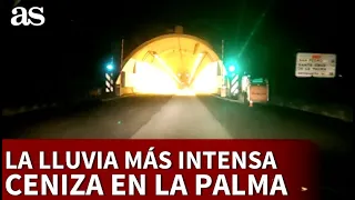 La lluvia de ceniza más intensa en La Palma: impresiona cómo se escucha dentro del coche