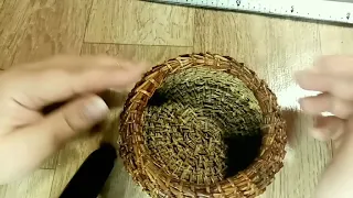Плетение корзиночки из сосновых иголок.