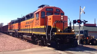 W 19th Street railroad crossing, BNSF 2545 and 2800, Sioux City, IA