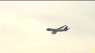 Special Air Mission 41 flies low over College Station [RAW VIDEO]