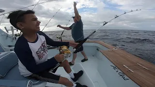 Kid Catches His 1st Yellowfin Tuna - Awesome Fish Fight!