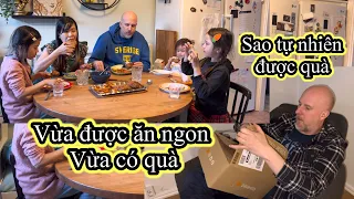 563 | Cả nhà mê món Gà chiên xù giòn rụm, Mít bất ngờ vì nhận được quà | Anh Thư family