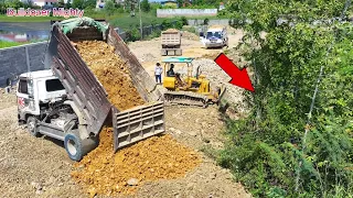 New activities​​ ! Operator Skills Bulldozer And Dump Truck 5 Ton Unloading, Filling up land huge