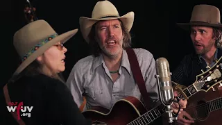 David Rawlings - "Airplane" (Live at WFUV)