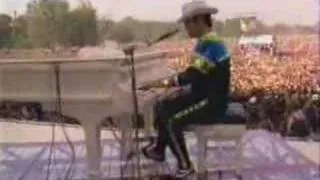 Elton John - Funeral For A Friend - Love Lies Bleeding