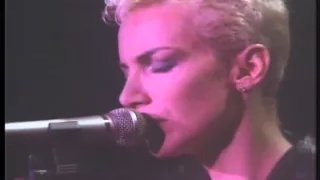 Eurythmics - The Miracle Of Love (Live) Legendado em PT- BR