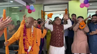 #Bada Business new office opening Ceremony# Dr. Bindra Dancing in Kirtan