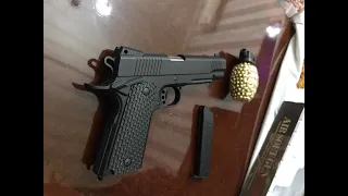 игрушечная копия пистолета Colt. Airsoft gun