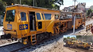 Socadora e Reguladora de Lastro Plasser & Theurer da MRS Logística realizando manutenção em PN de JF