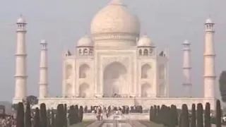 7 Wonders of India: Taj Mahal