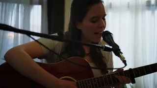 イエス様のように | I'm Trying to Be Like Jesus – Emily Brown – Music Video