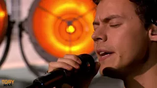 Harry Styles performing Sweet Creature (Live in London)