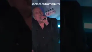Robert Plant singing Stairway to heaven