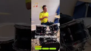 Practicando con la batería.