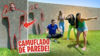 ME CAMUFLEI NA PAREDE PARAR ROUBAR NO ESCONDE ESCONDE!!