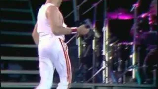 Queen - Another One Bites The Dust (1986) Live Wembley