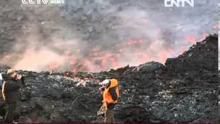Video Russian volcano eruption draws tourists CCTV News
