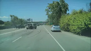 A very serious highway collision at 1:00，front and left view.