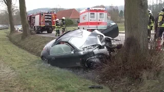 Auto prallt bei Hagen gegen Baum - 62-jähriger Mann schwer verletzt