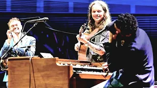 Billy Strings, Chris Thile, Cory Henry - Sittin On Top Of The World, I Am A Pilgrim