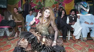 sapecial dance  Madam Arooj Ali song door doorno takna tak tak hasnra at Karor lali sain disst layah