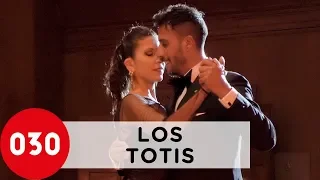 Virginia Gomez and Christian Marquez – Bolada de aficionado #LosTotis