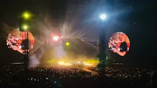 Coldplay performing Yellow LIVE - Phoenix Arizona—May 12, 2022